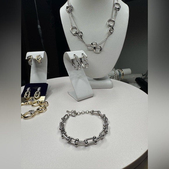 Assorted Cable Jewelry - Picture 6 of 9